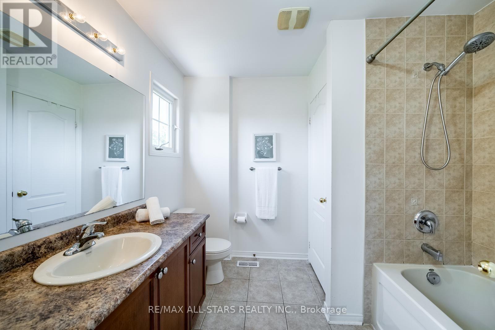 281 Reeves Way Boulevard, Whitchurch-Stouffville, Ontario  L4A 0H7 - Photo 14 - N13601458