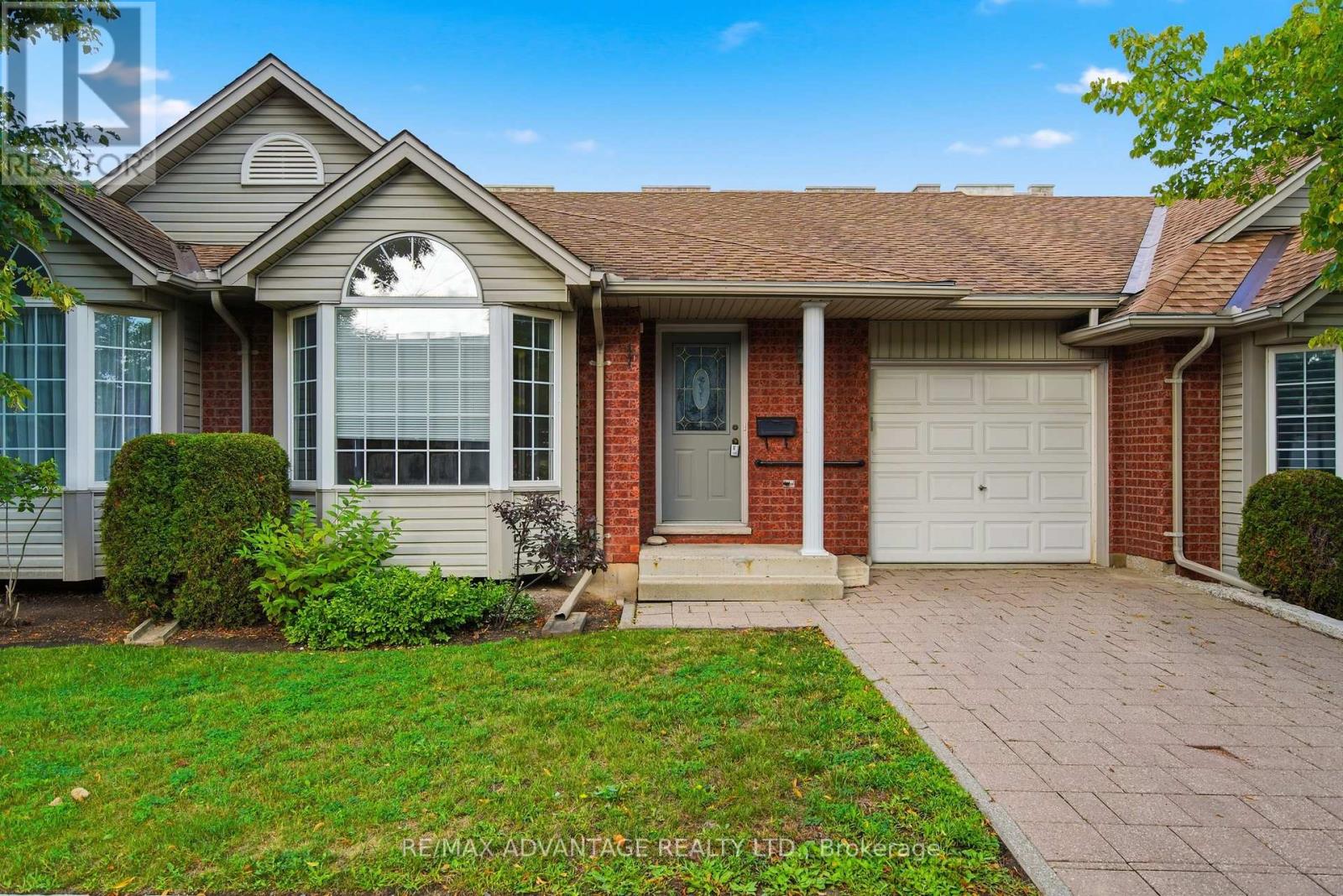 18 - 122 Sherwood Forest Square, London North, Ontario  N6G 5G8 - Photo 2 - X13717188