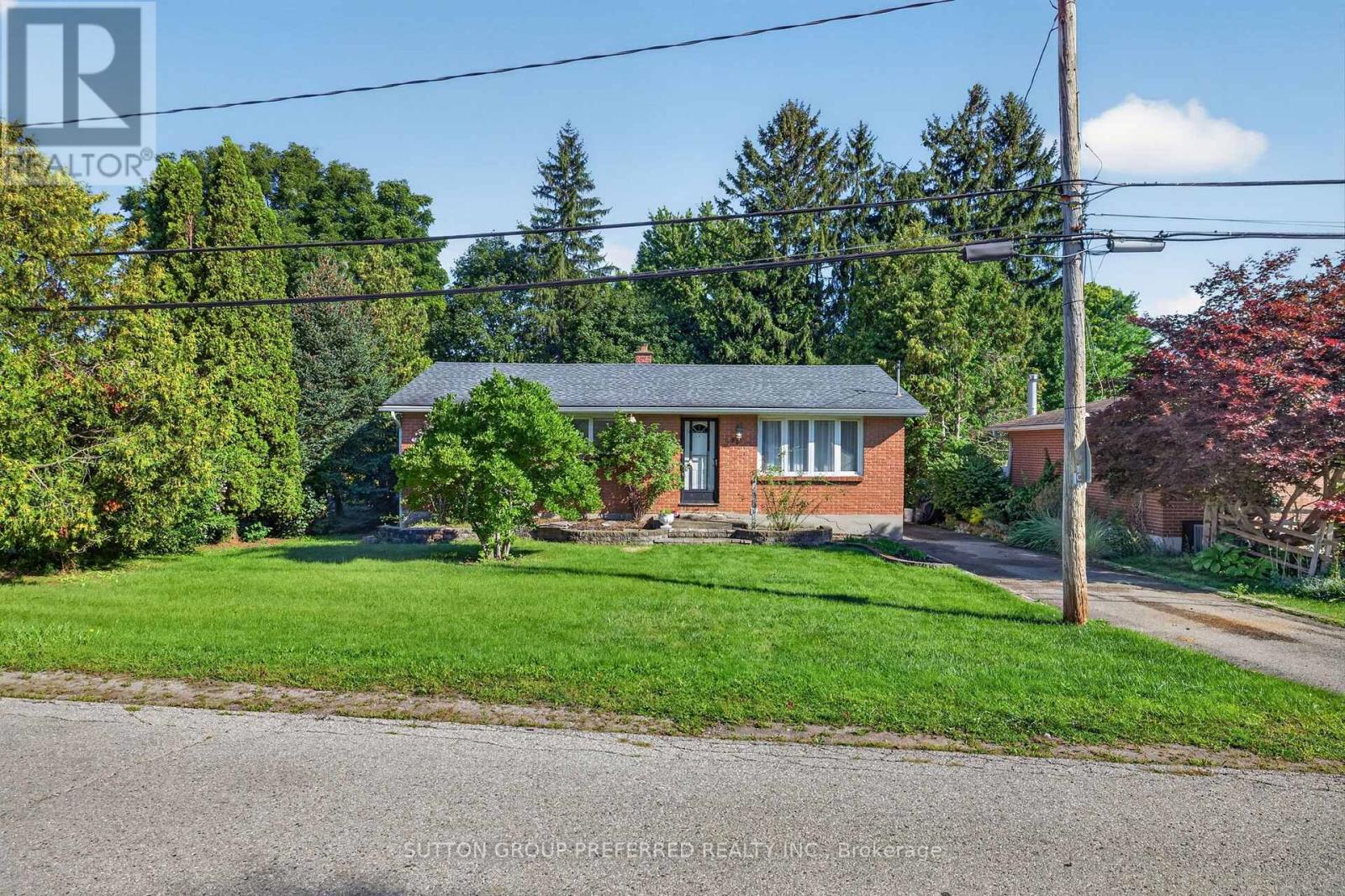 98 Queen Street, Thames Centre, Ontario  N0L 1G2 - Photo 3 - X13717274