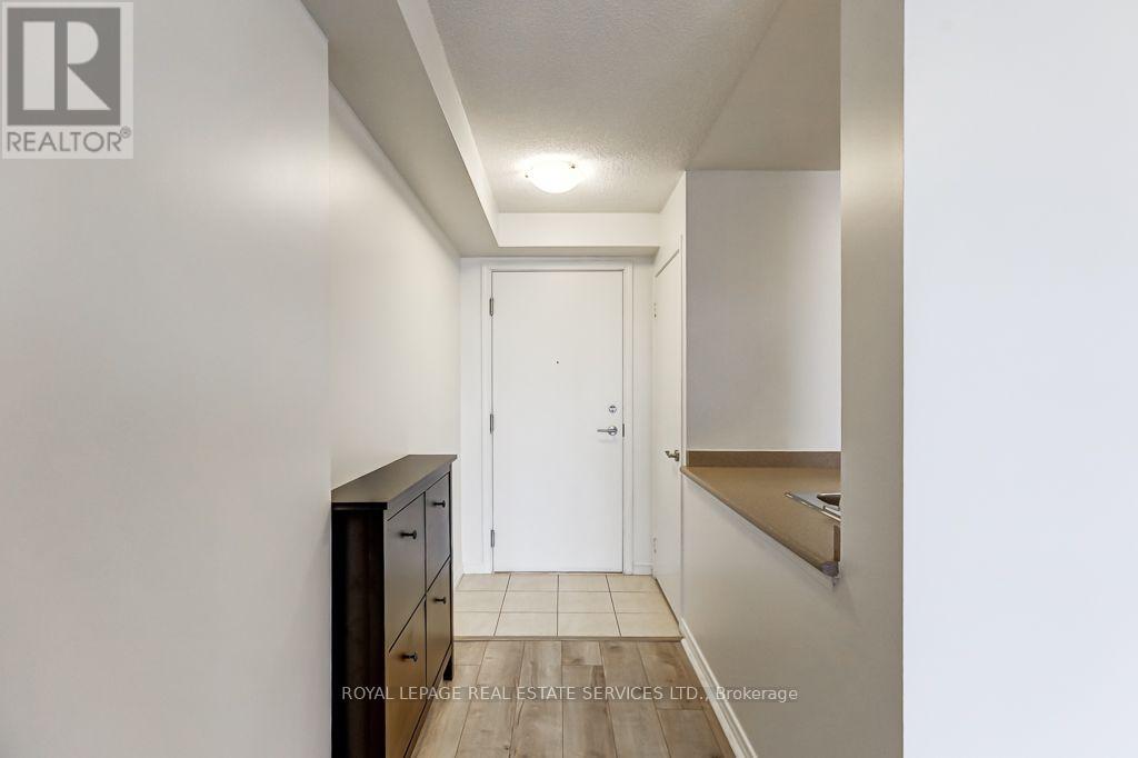 61 Heintzman Street, Toronto, Ontario M6P 5A2 - Photo 6 - W13716412