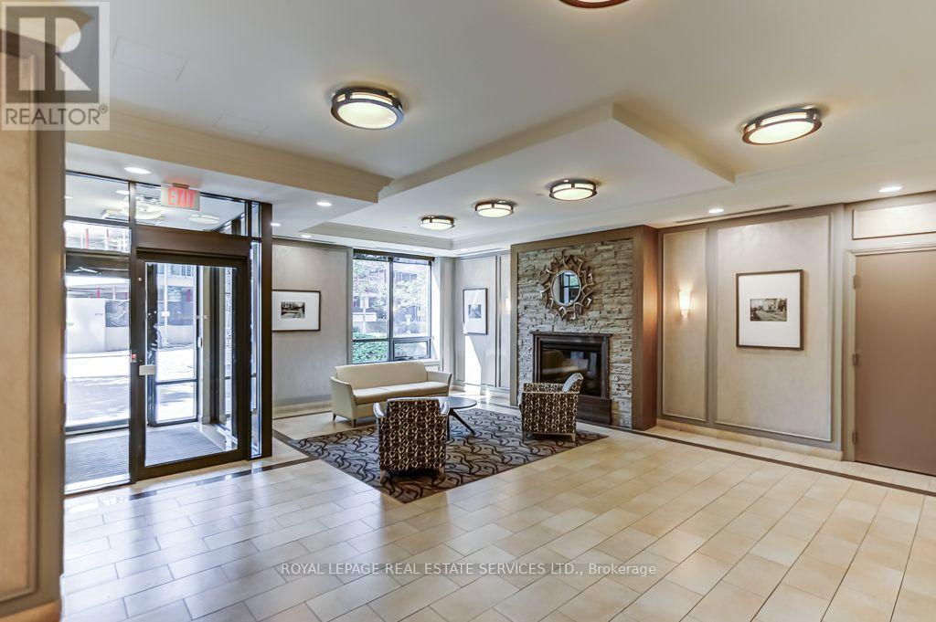 61 Heintzman Street, Toronto, Ontario M6P 5A2 - Photo 4 - W13716412