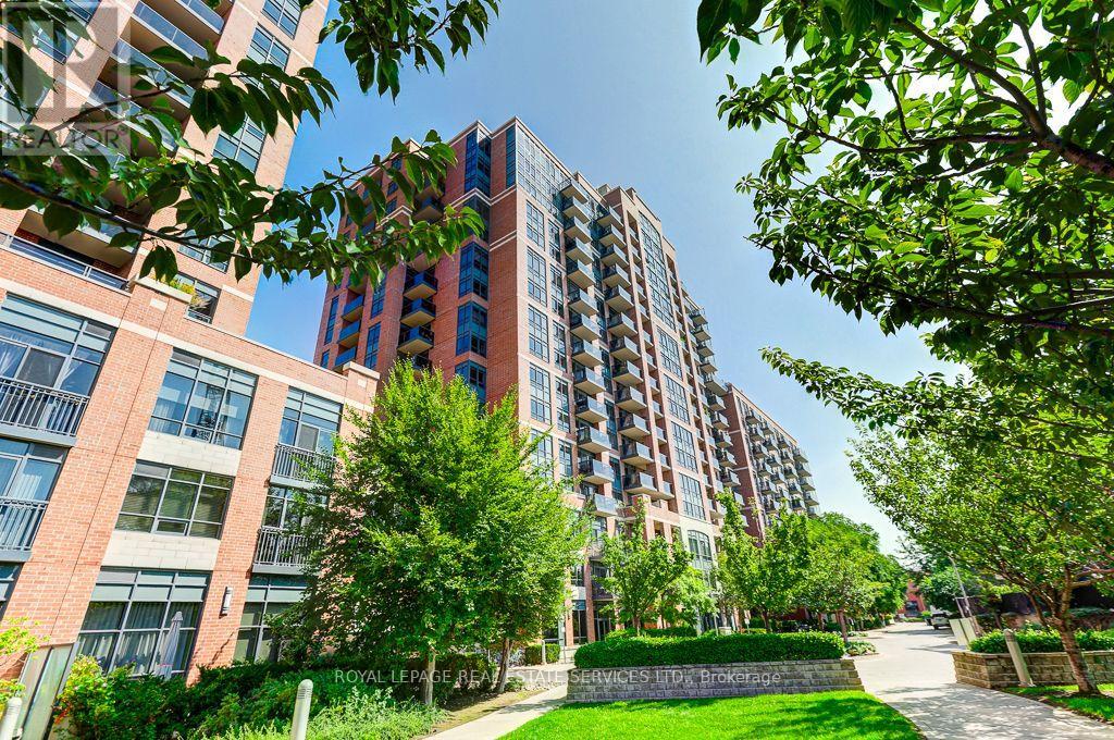 61 HEINTZMAN STREET, Toronto, Ontario