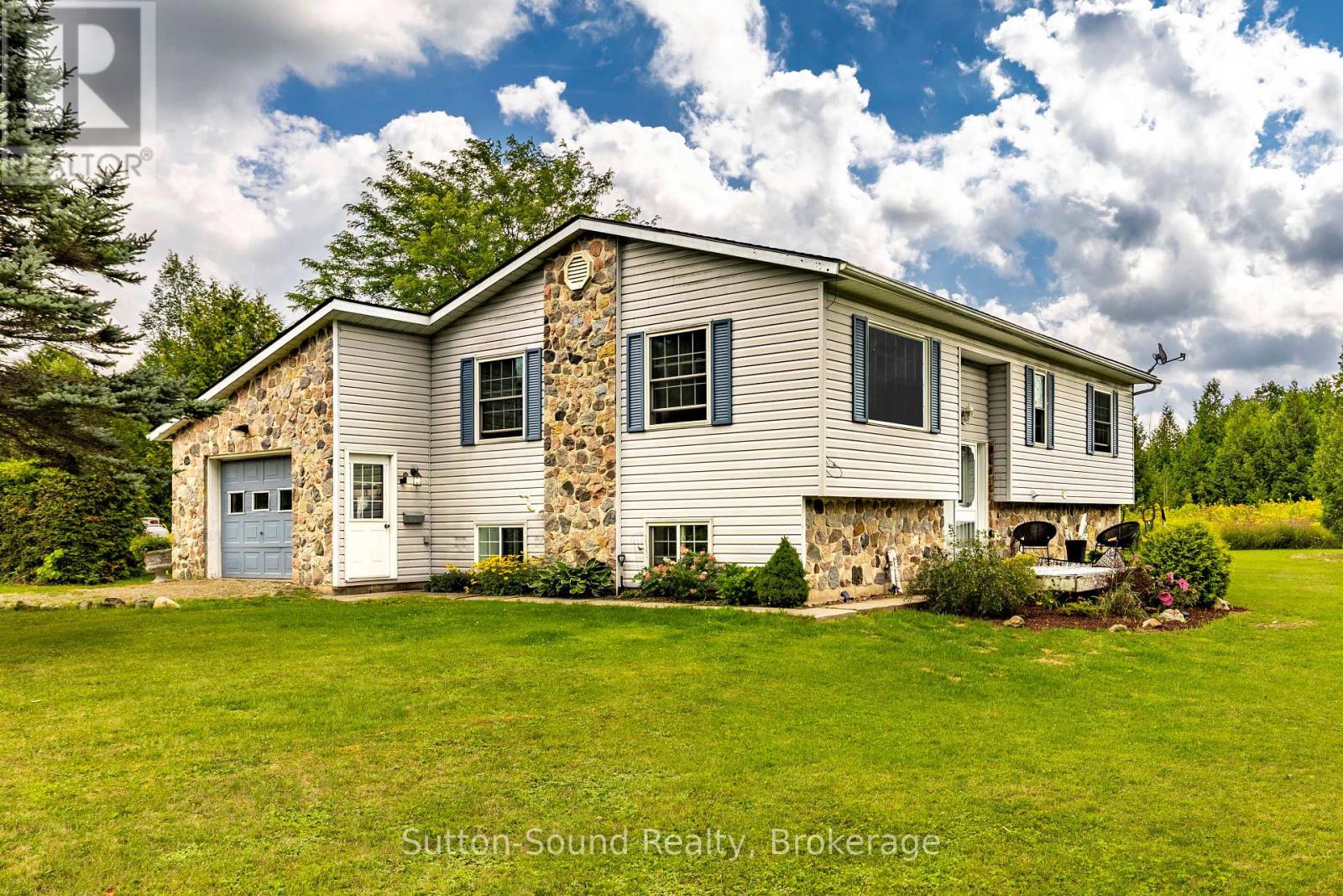 300394 Grey Road 170 Road, Georgian Bluffs, Ontario  N0H 2K0 - Photo 1 - X13717190