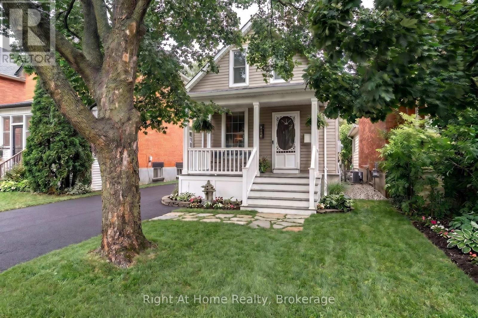 386 ALBERT STREET, stratford, Ontario