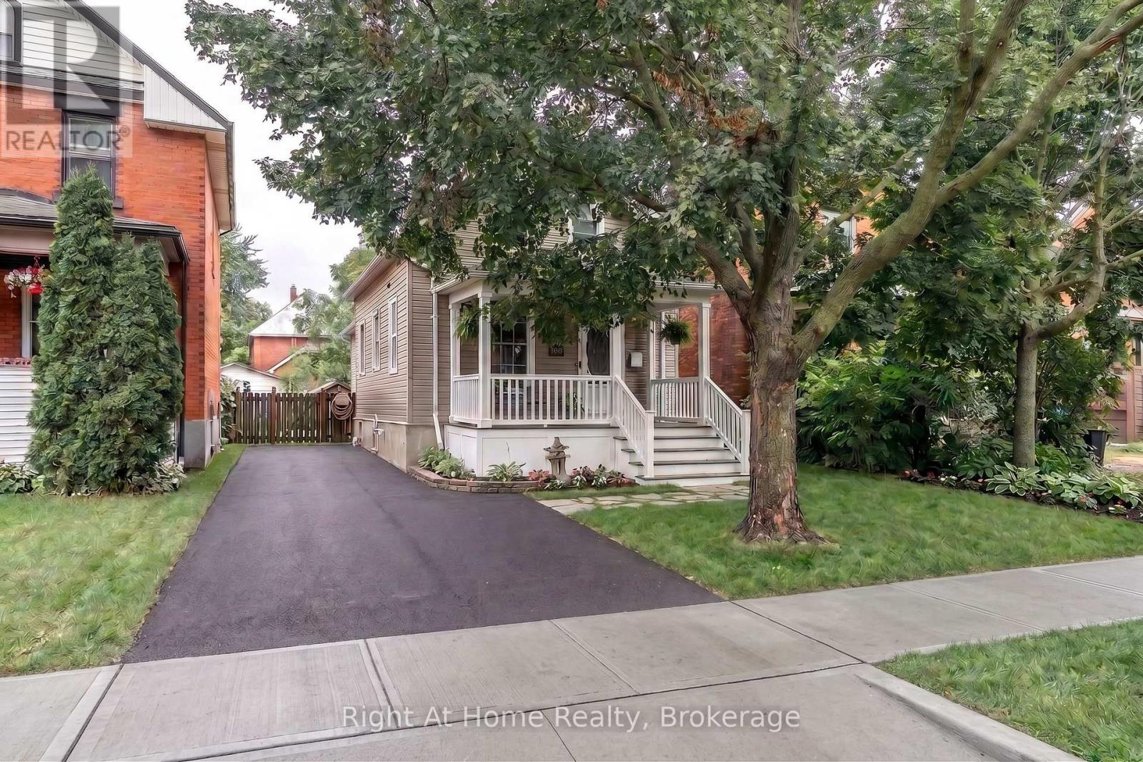 386 Albert Street, Stratford, Ontario N5A 3L1 - Photo 2 - X13717270