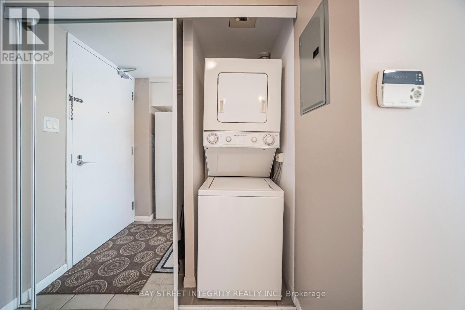 1406 - 38 Grenville Street, Toronto, Ontario  M4Y 1A5 - Photo 15 - C13717244