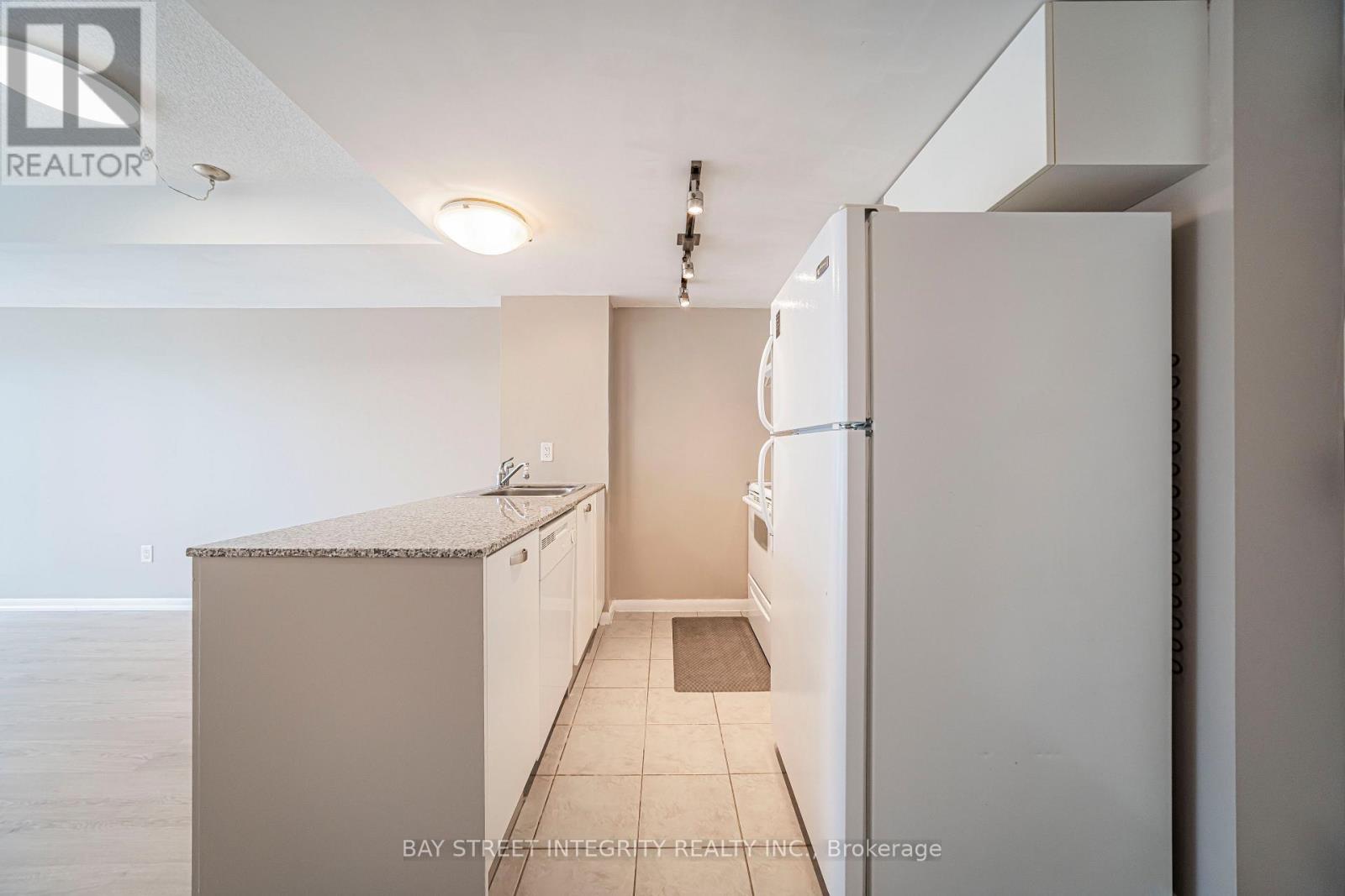 1406 - 38 Grenville Street, Toronto, Ontario  M4Y 1A5 - Photo 16 - C13717244