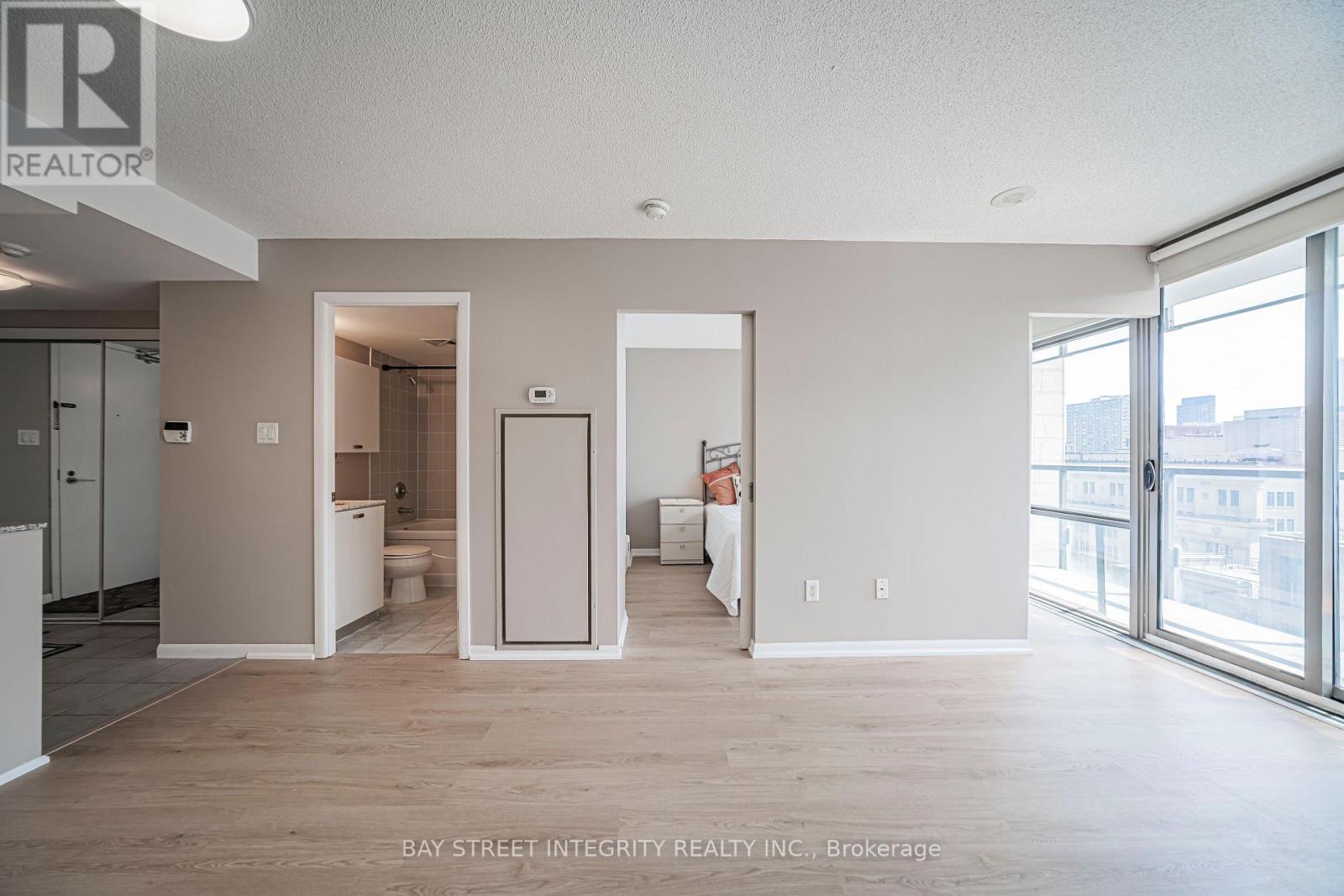 1406 - 38 Grenville Street, Toronto, Ontario  M4Y 1A5 - Photo 26 - C13717244