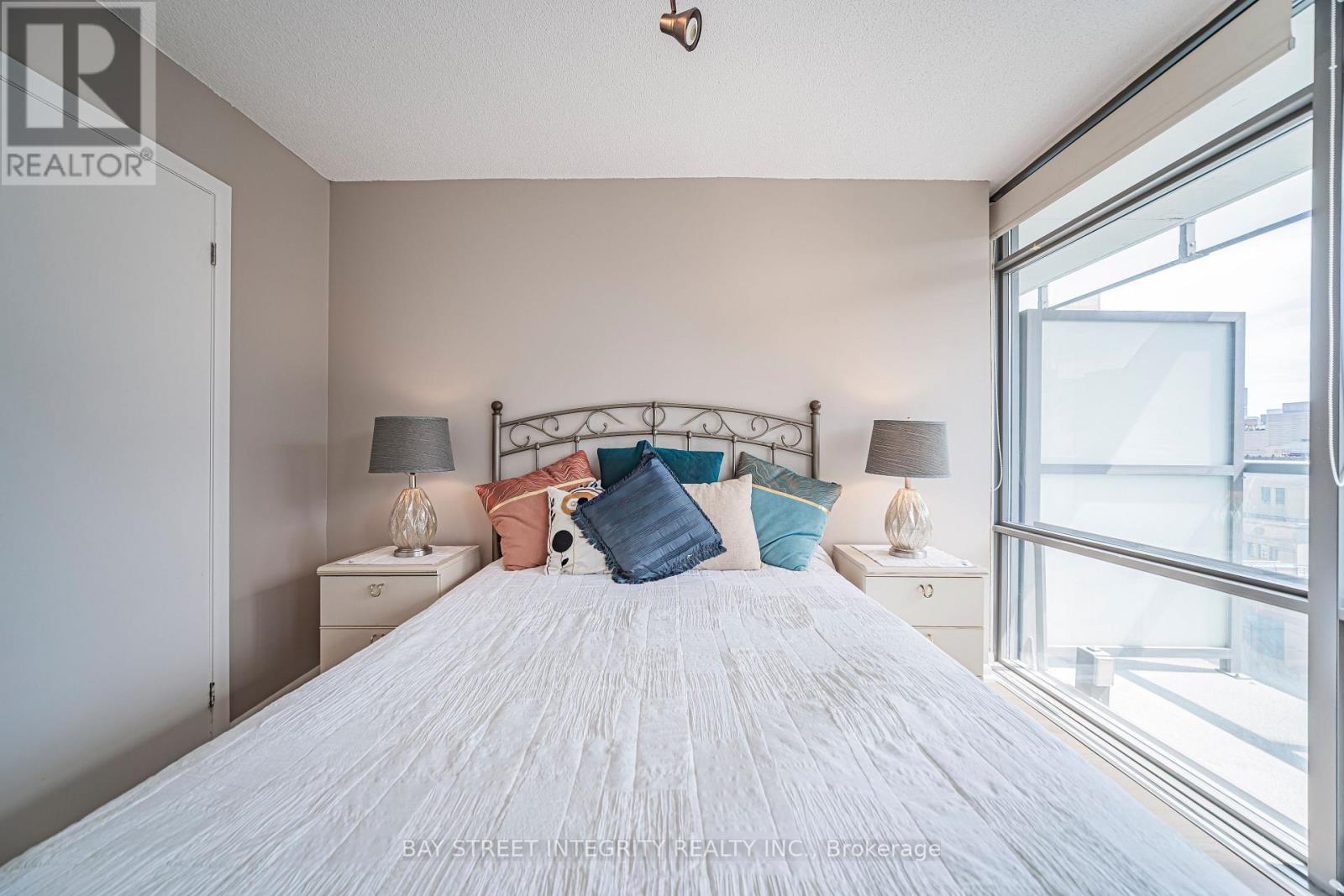 1406 - 38 Grenville Street, Toronto, Ontario  M4Y 1A5 - Photo 34 - C13717244