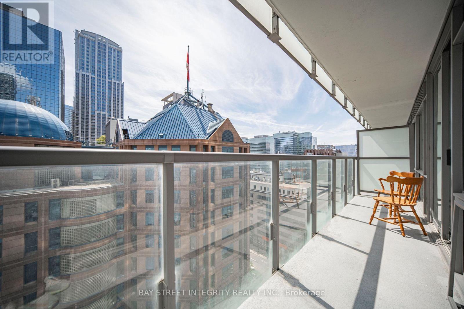 1406 - 38 Grenville Street, Toronto, Ontario  M4Y 1A5 - Photo 4 - C13717244