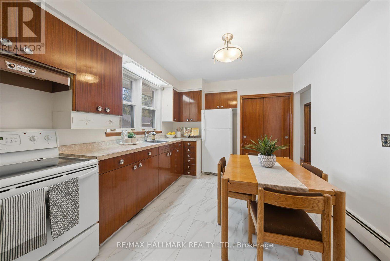 51 Allister Avenue, Toronto, Ontario M1M 3L2 - Photo 14 - E13717208
