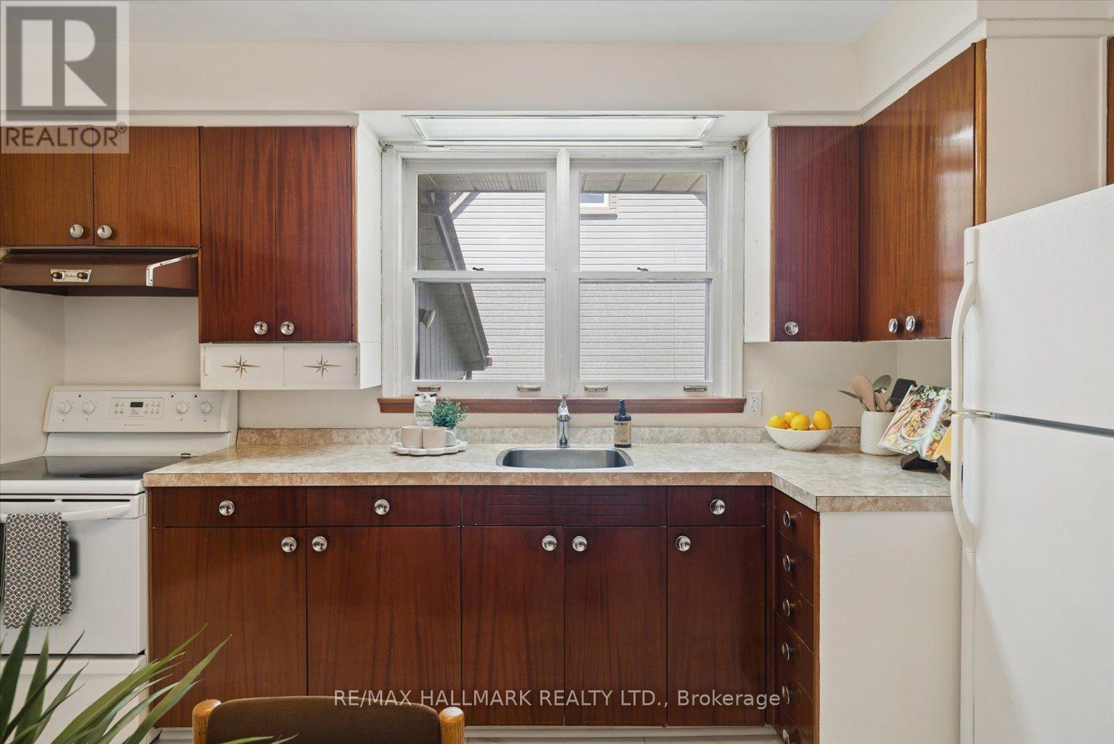 51 Allister Avenue, Toronto, Ontario M1M 3L2 - Photo 16 - E13717208