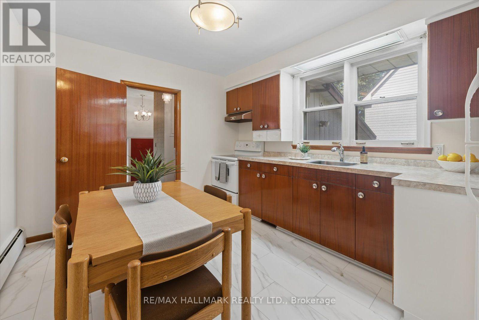 51 Allister Avenue, Toronto, Ontario M1M 3L2 - Photo 17 - E13717208