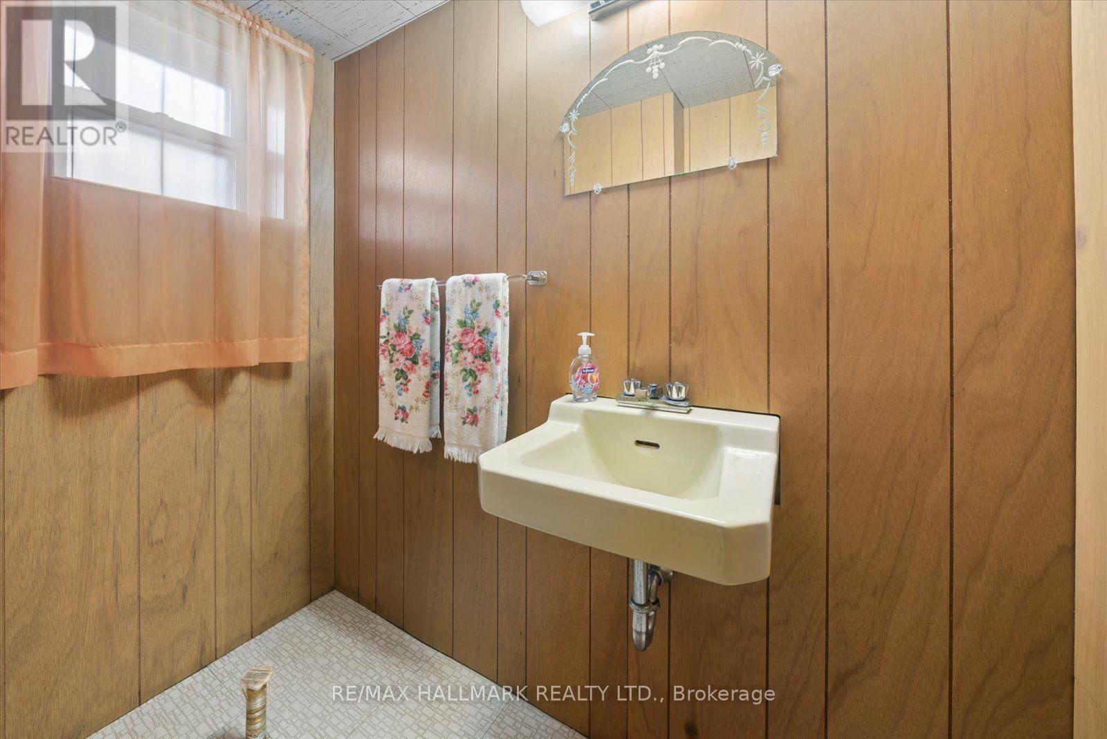 51 Allister Avenue, Toronto, Ontario M1M 3L2 - Photo 32 - E13717208