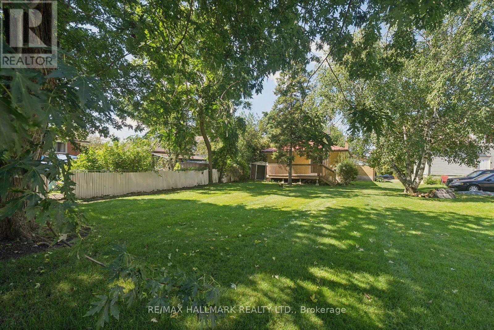 51 Allister Avenue, Toronto, Ontario M1M 3L2 - Photo 37 - E13717208