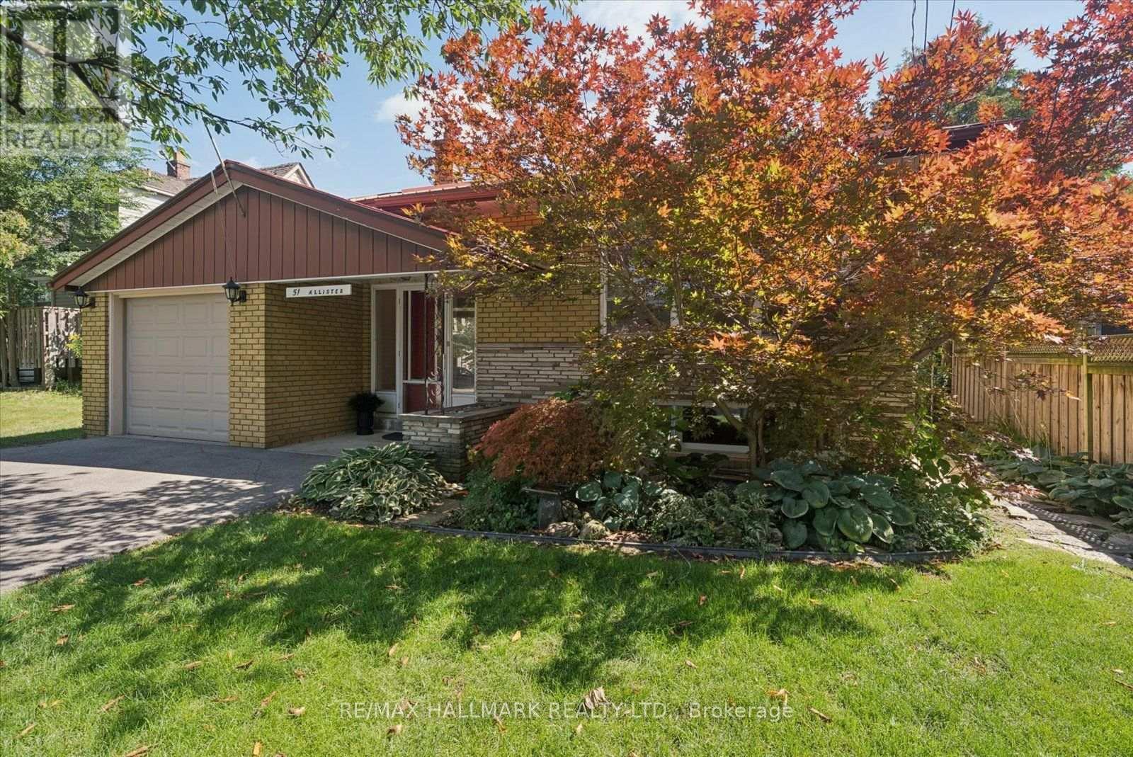 51 Allister Avenue, Toronto, Ontario M1M 3L2 - Photo 4 - E13717208