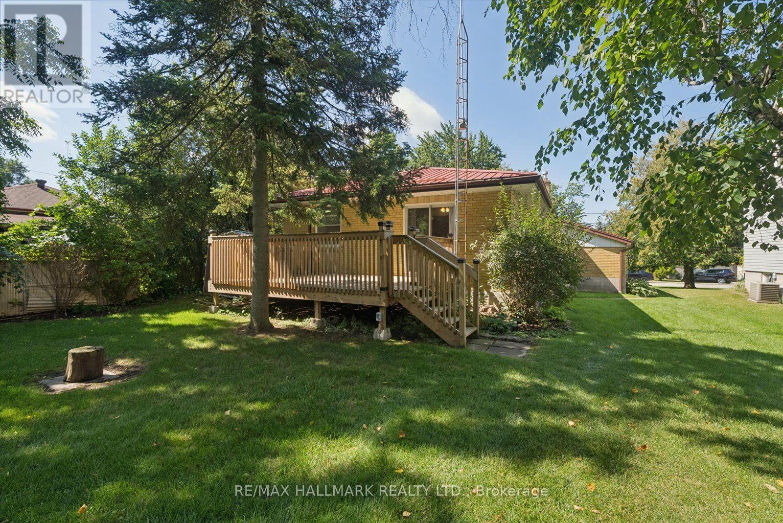 51 Allister Avenue, Toronto, Ontario M1M 3L2 - Photo 40 - E13717208