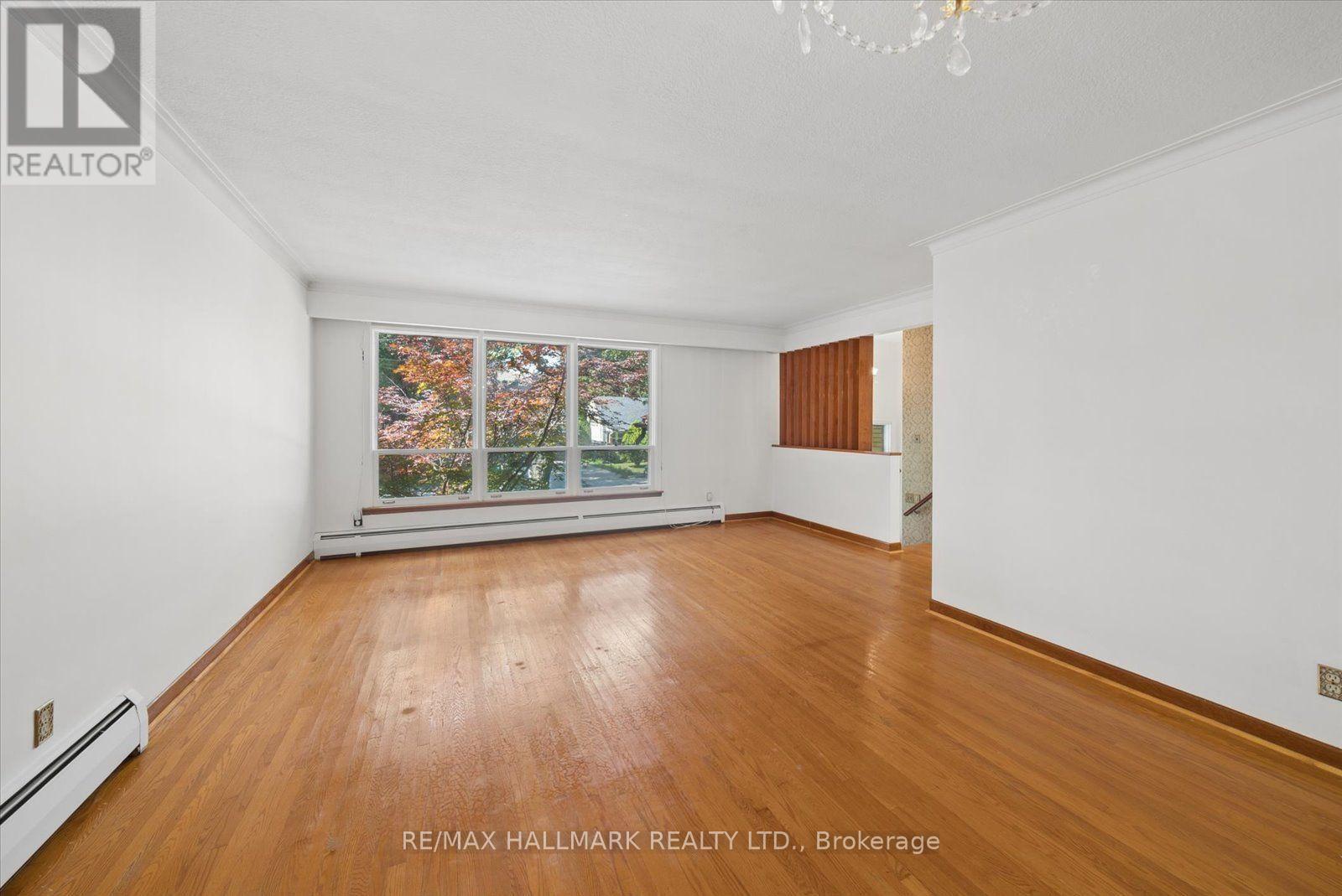 51 Allister Avenue, Toronto, Ontario M1M 3L2 - Photo 8 - E13717208
