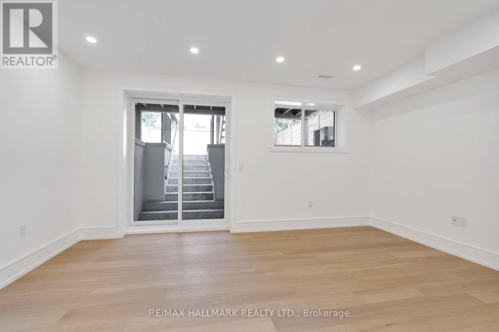 104 Yardley Avenue, Toronto, Ontario M4B 2B1 - Photo 40 - E13717216