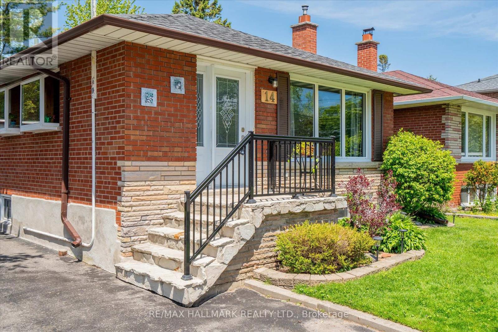 14 Fintona Avenue, Toronto, Ontario  M1E 1V3 - Photo 4 - E13717266