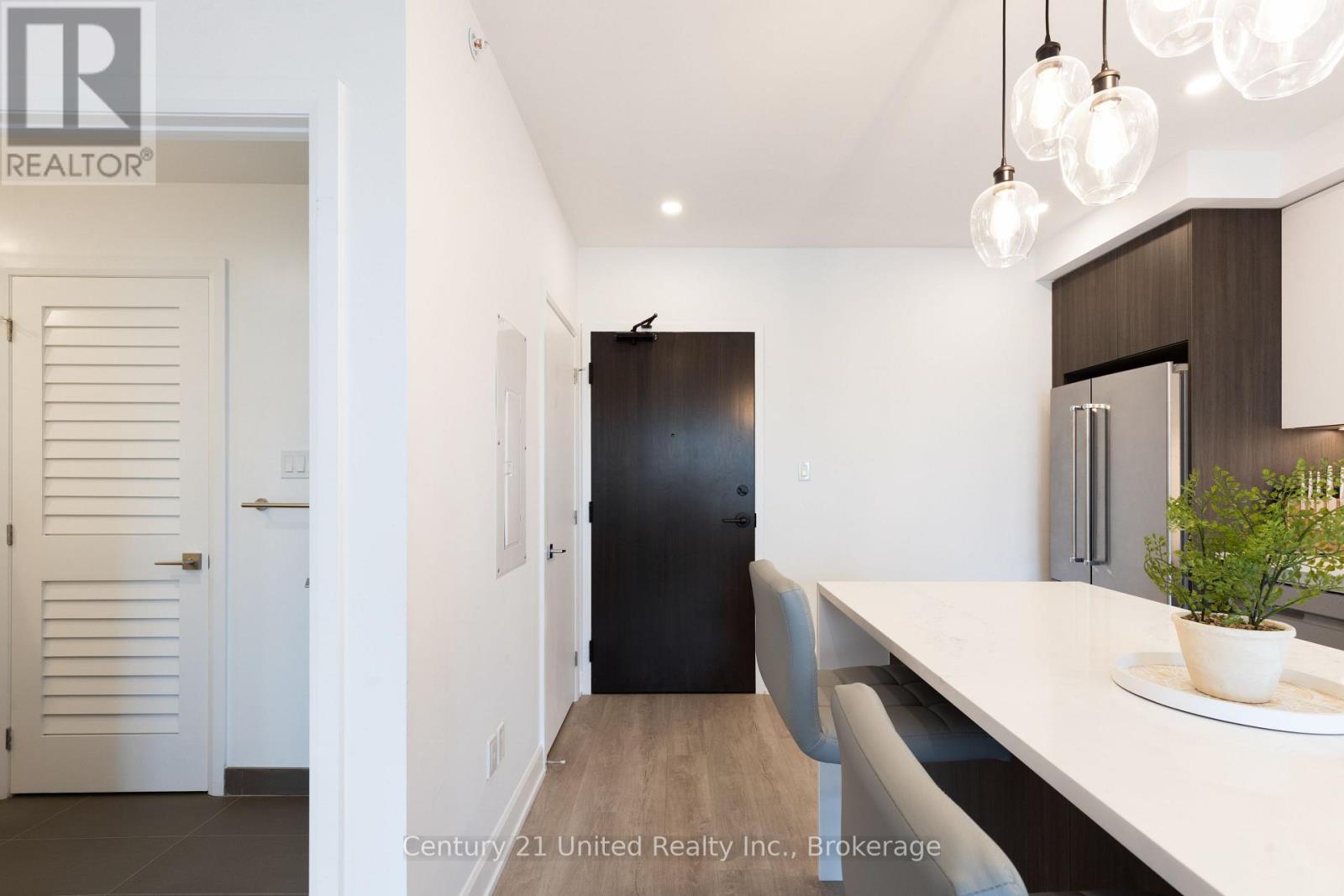705 - 195 Hunter Street E — photo 2