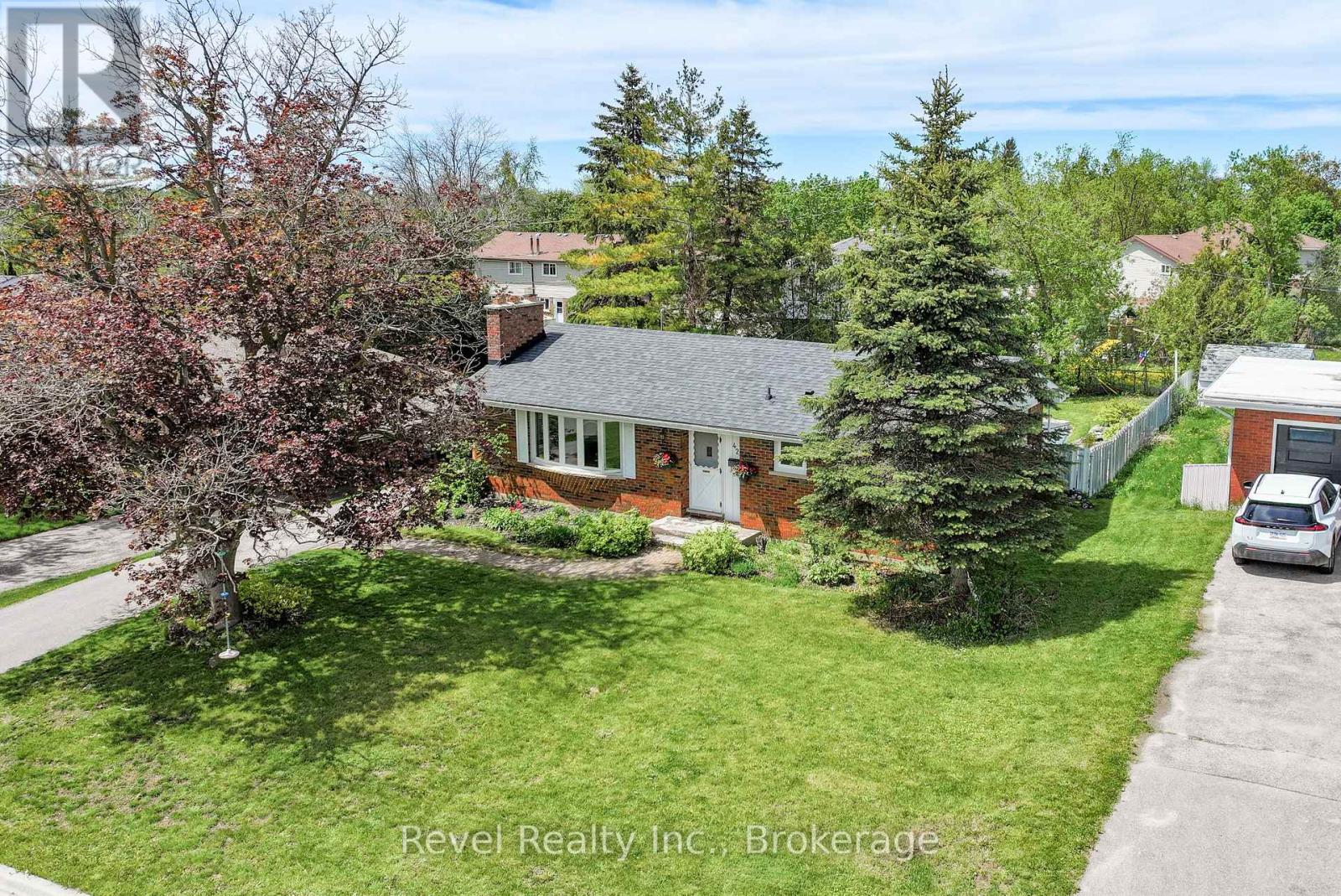 42 Kawartha Drive — photo 2