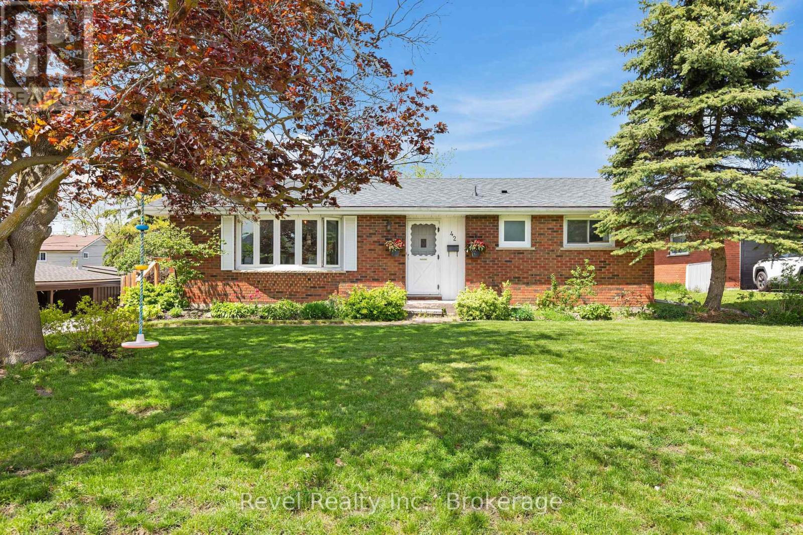 42 Kawartha Drive — photo 3