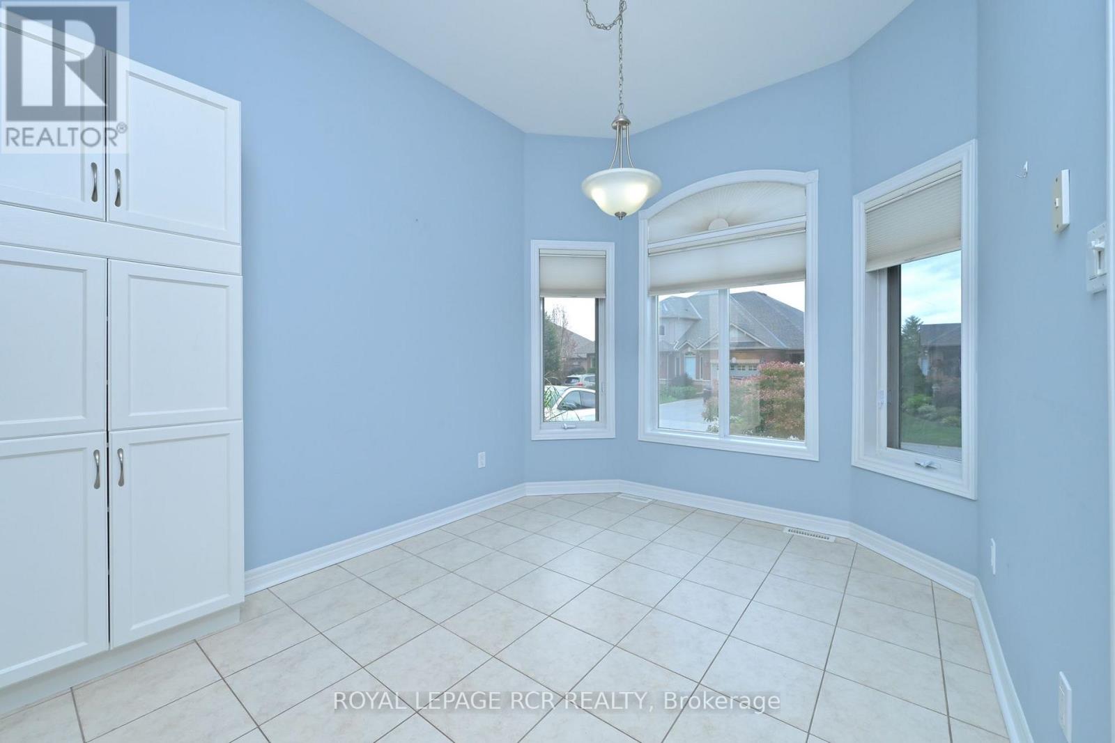 6 Artisan Lane, New Tecumseth, Ontario  L9R 2G1 - Photo 4 - N13717146