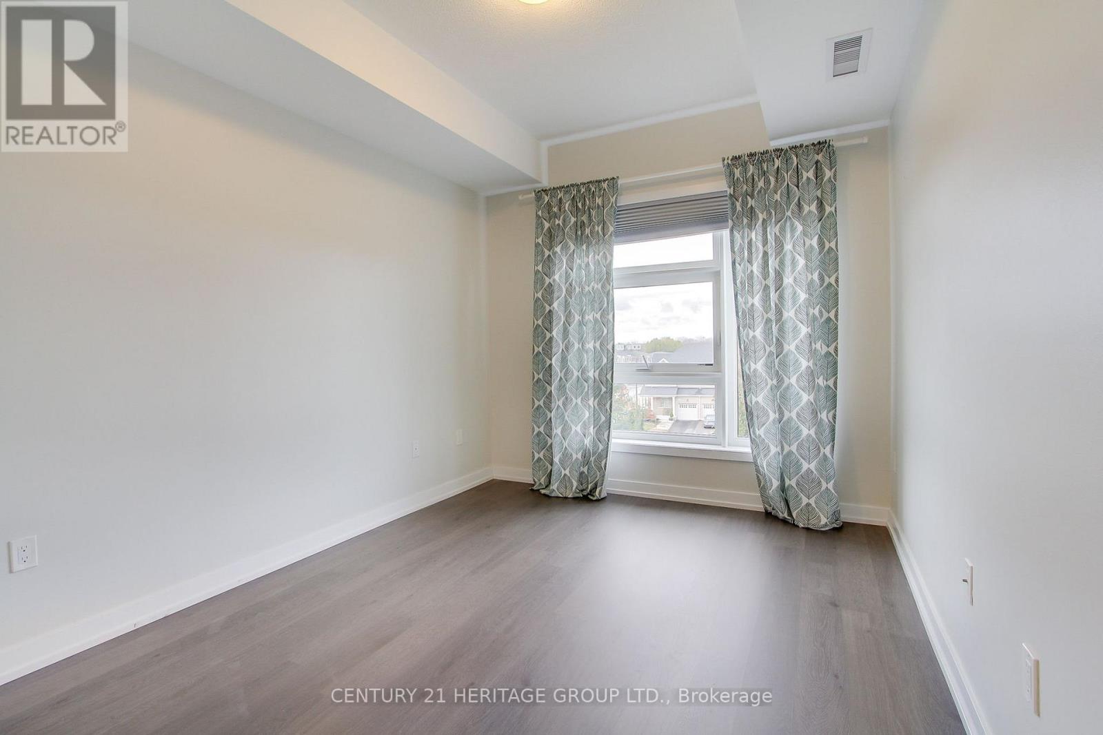 250 - 555 William Graham Drive, Aurora, Ontario  L4G 7C4 - Photo 14 - N13717184