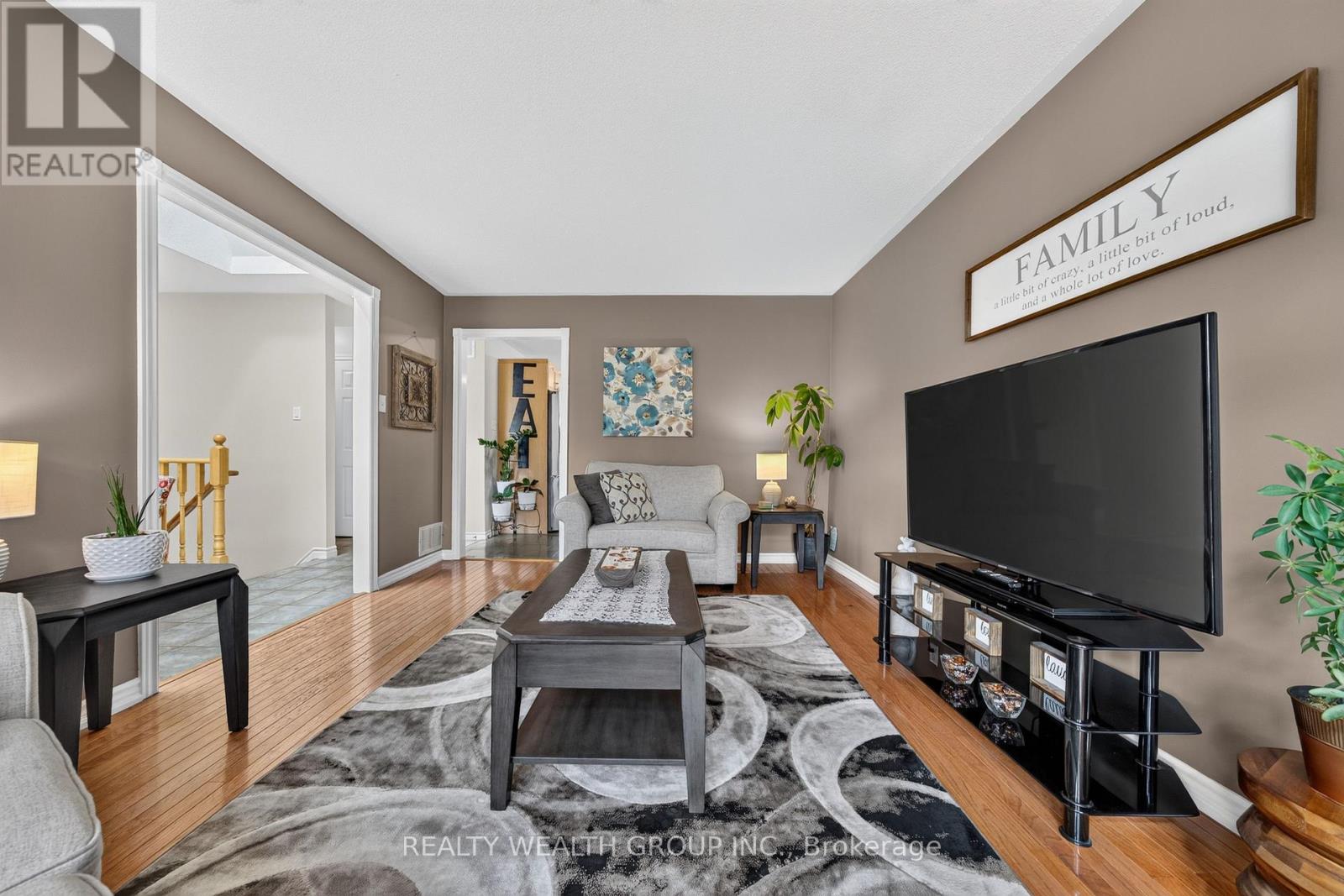 83 Logan Court, Barrie (Holly), Ontario  L4N 8G7 - Photo 10 - S13717272