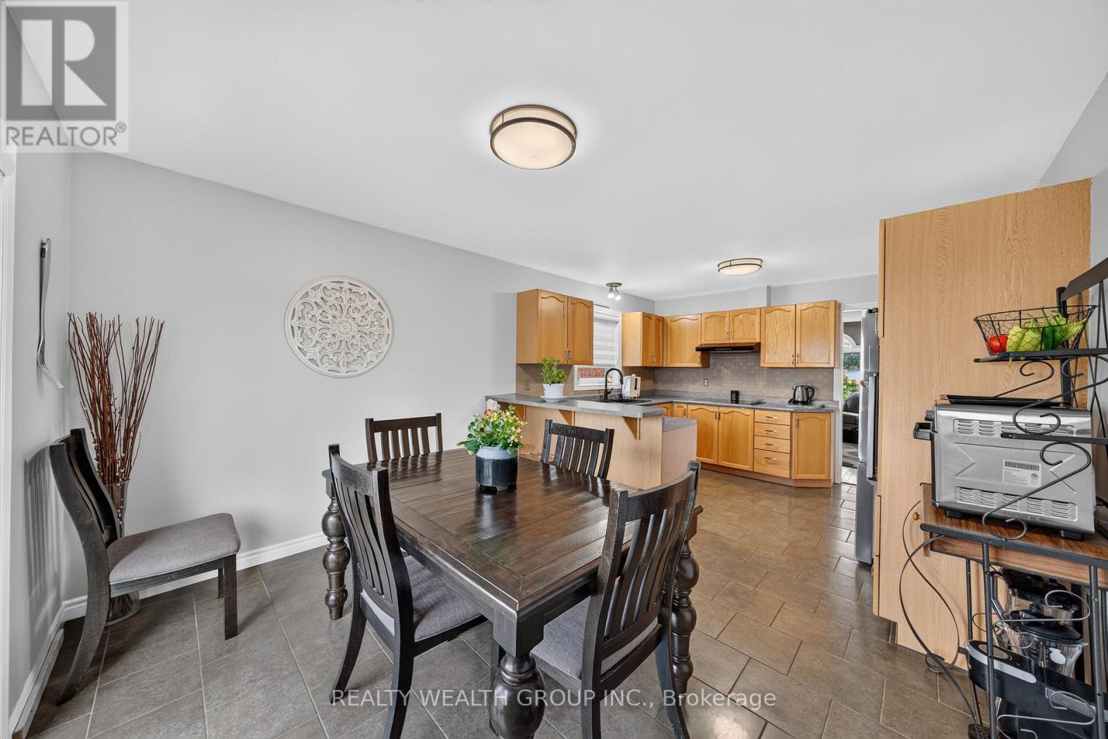 83 Logan Court, Barrie (Holly), Ontario  L4N 8G7 - Photo 13 - S13717272