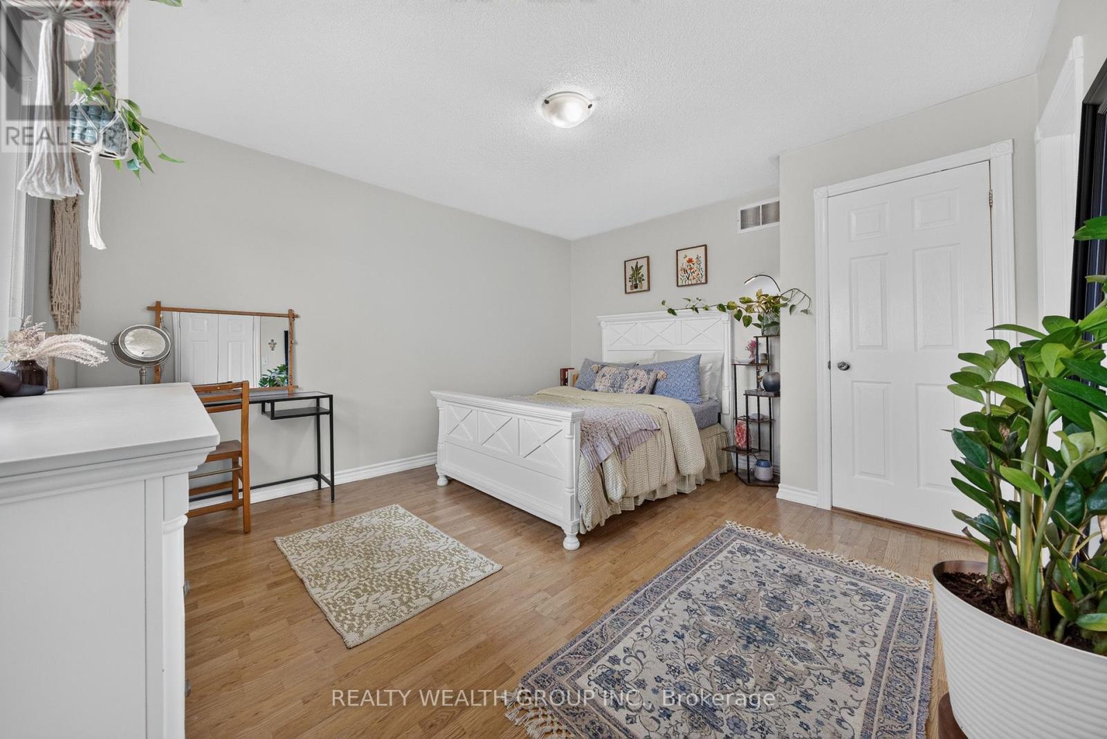 83 Logan Court, Barrie (Holly), Ontario  L4N 8G7 - Photo 19 - S13717272