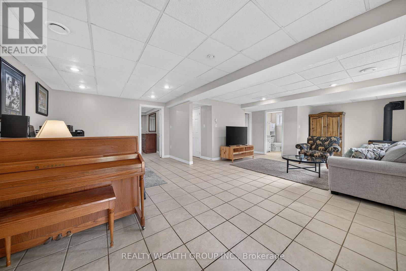 83 Logan Court, Barrie (Holly), Ontario  L4N 8G7 - Photo 24 - S13717272