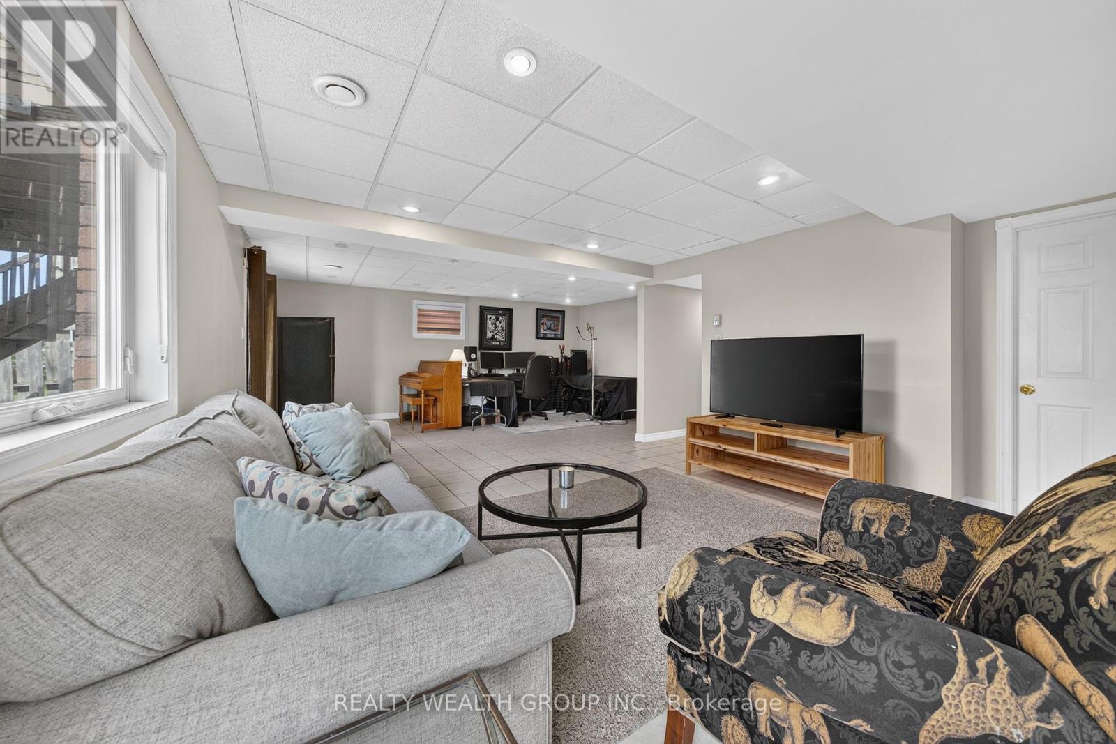 83 Logan Court, Barrie (Holly), Ontario  L4N 8G7 - Photo 28 - S13717272