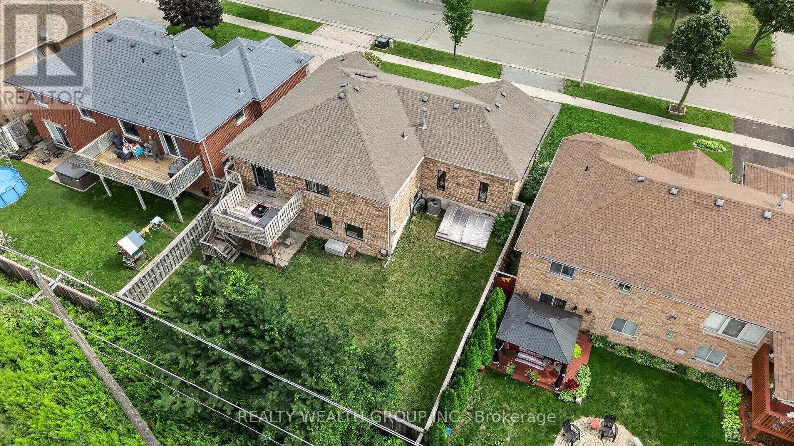 83 Logan Court, Barrie (Holly), Ontario  L4N 8G7 - Photo 35 - S13717272