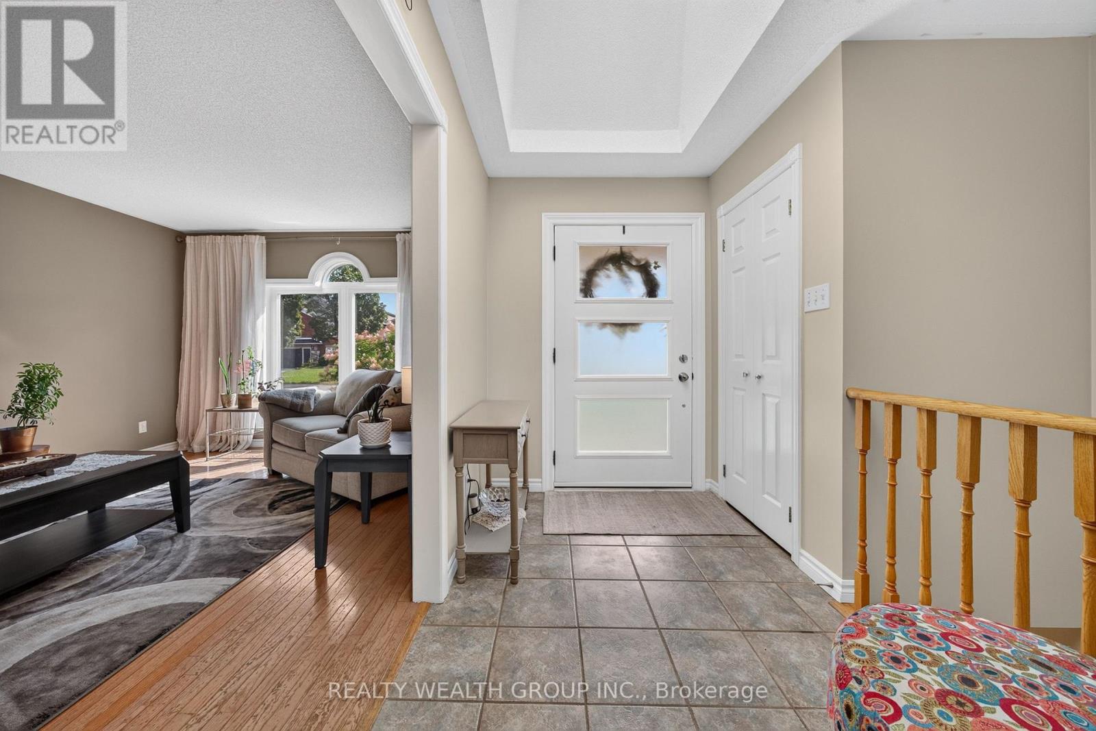 83 Logan Court, Barrie (Holly), Ontario  L4N 8G7 - Photo 5 - S13717272