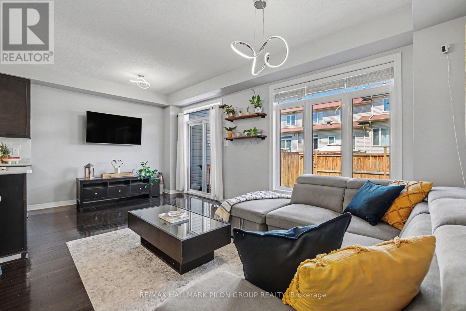 673 Spring Valley Drive, Ottawa, Ontario  K1W 0C7 - Photo 10 - X13717136