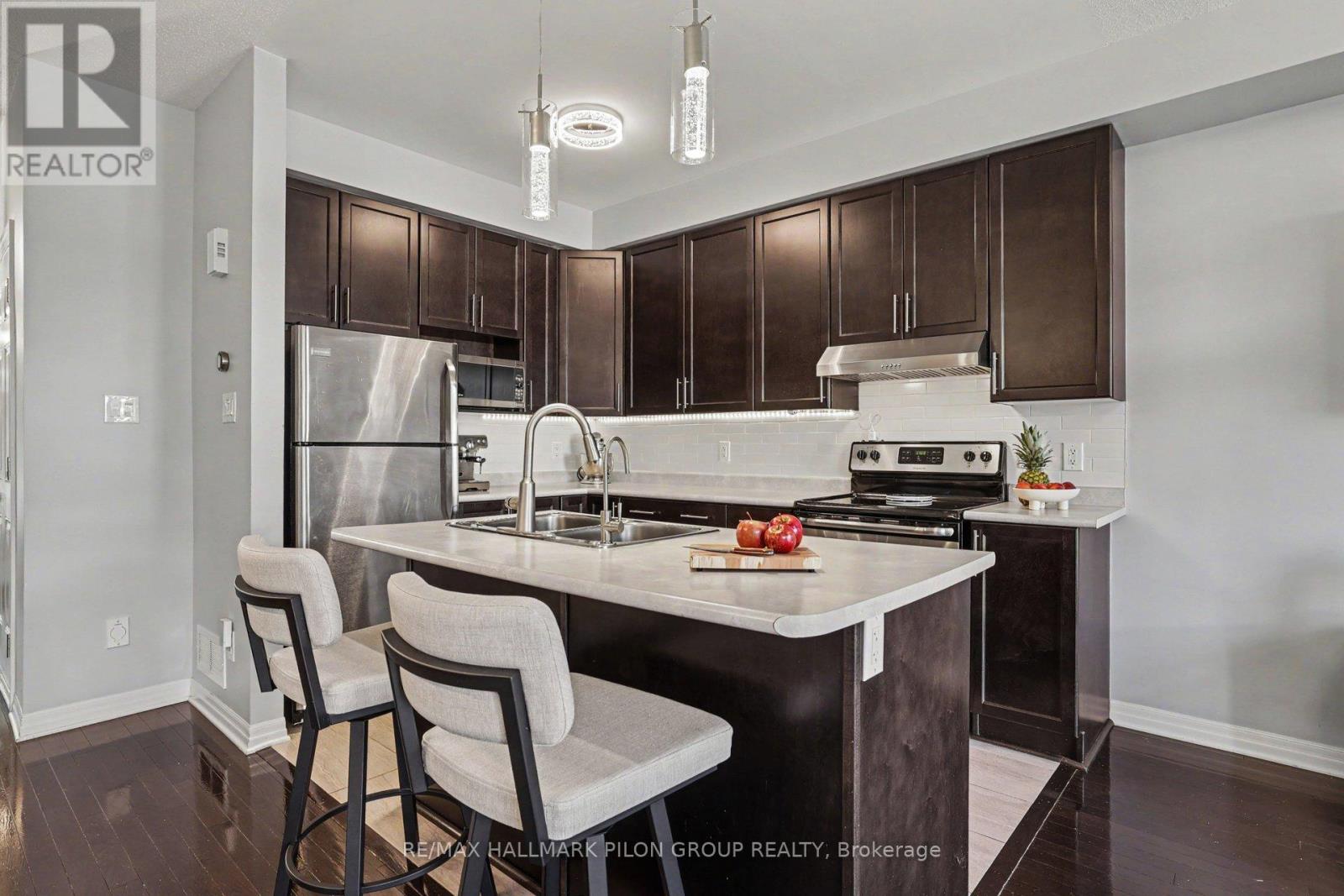 673 Spring Valley Drive, Ottawa, Ontario  K1W 0C7 - Photo 3 - X13717136