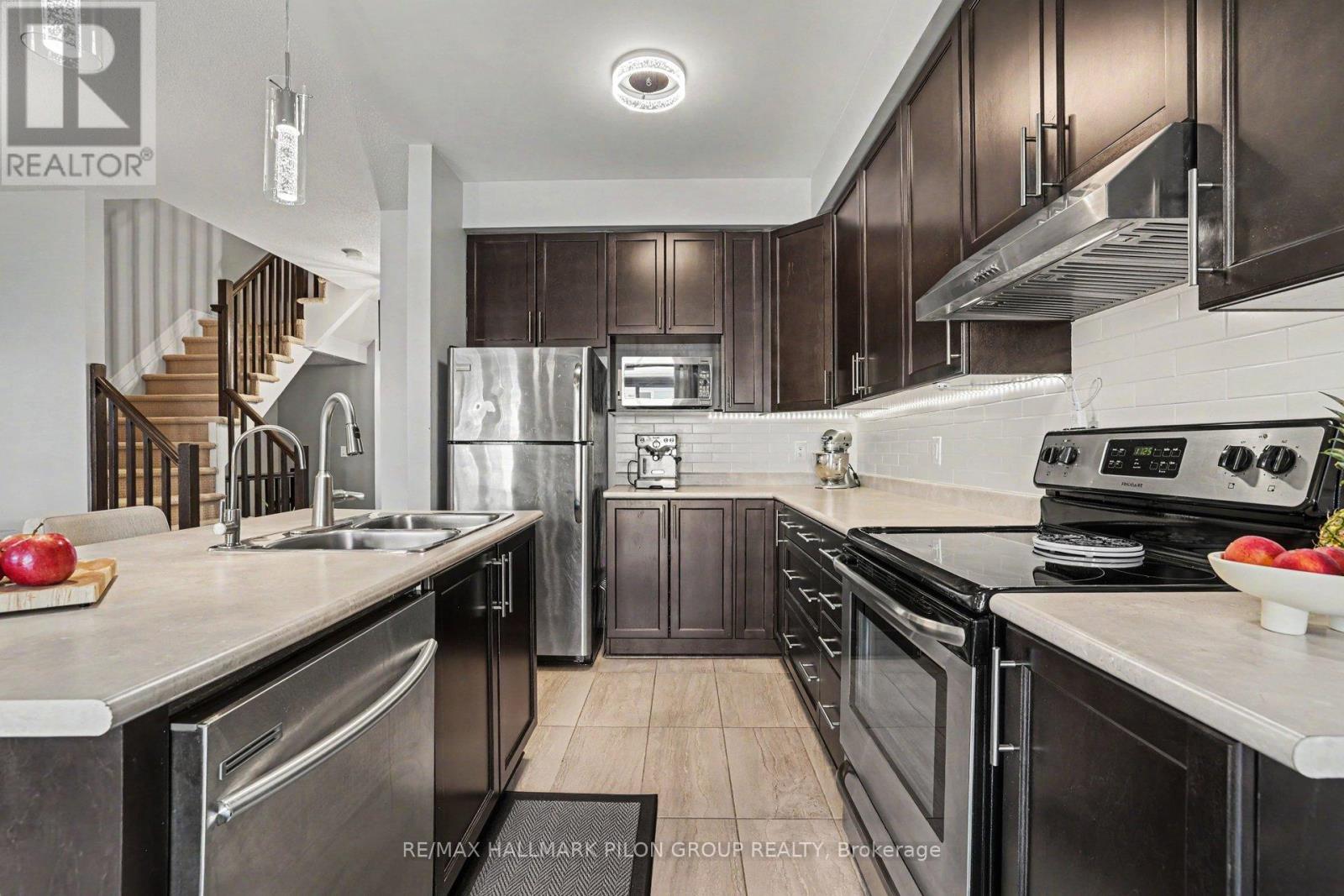 673 Spring Valley Drive, Ottawa, Ontario  K1W 0C7 - Photo 4 - X13717136