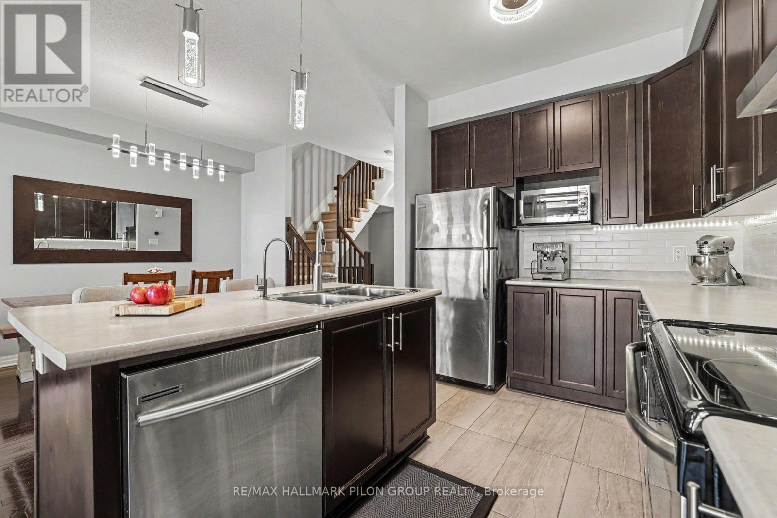 673 Spring Valley Drive, Ottawa, Ontario  K1W 0C7 - Photo 5 - X13717136