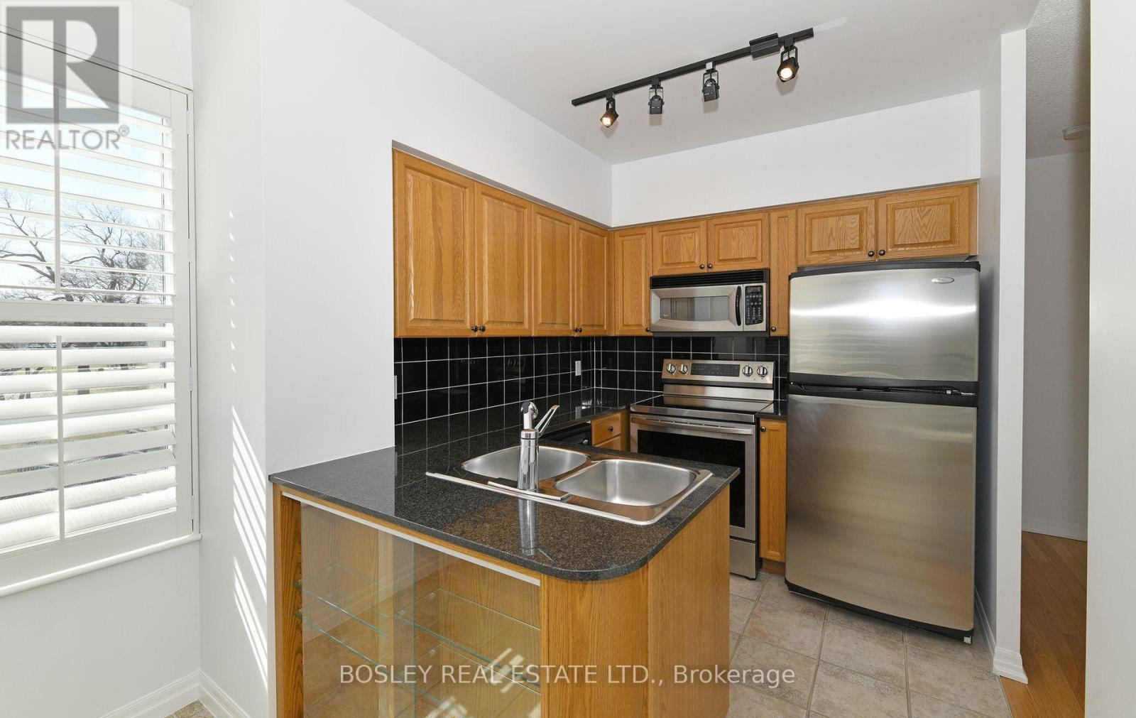 207 - 38 Fontenay Court, Toronto, Ontario M9A 5H5 - Photo 26 - W13717124