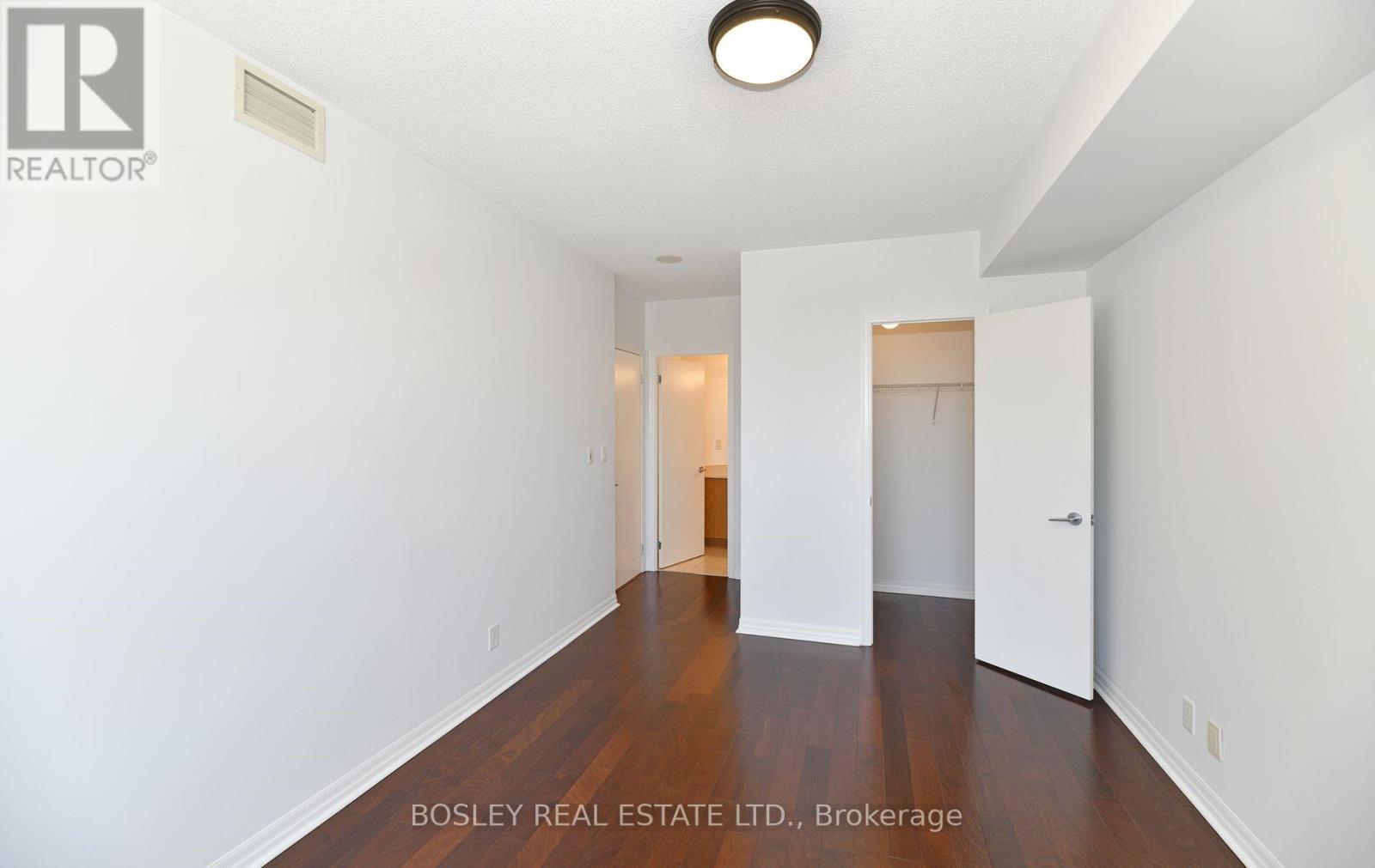 207 - 38 Fontenay Court, Toronto, Ontario M9A 5H5 - Photo 5 - W13717124