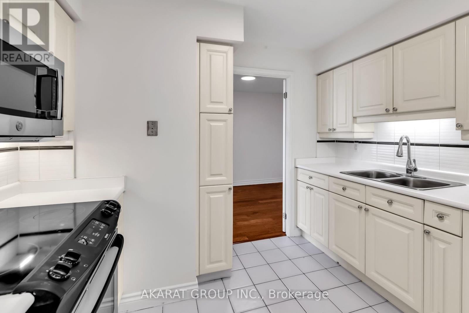 602 - 1 Palace Pier Court, Toronto, Ontario  M8V 3W9 - Photo 10 - W13717128