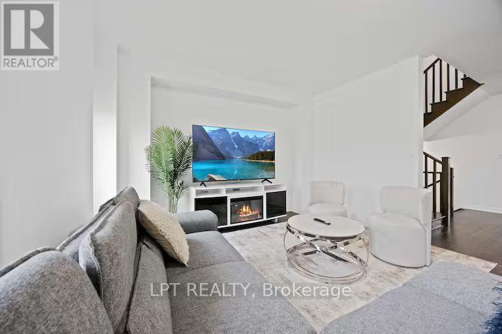 341 Remembrance Road, Brampton, Ontario  L7A 4X5 - Photo 4 - W13717144