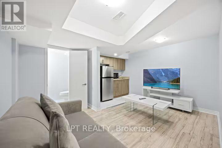 341 Remembrance Road, Brampton, Ontario  L7A 4X5 - Photo 7 - W13717144
