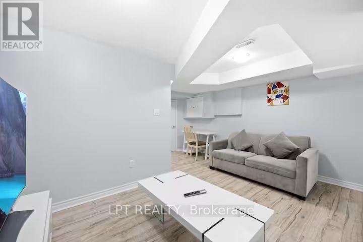 341 Remembrance Road, Brampton, Ontario  L7A 4X5 - Photo 8 - W13717144