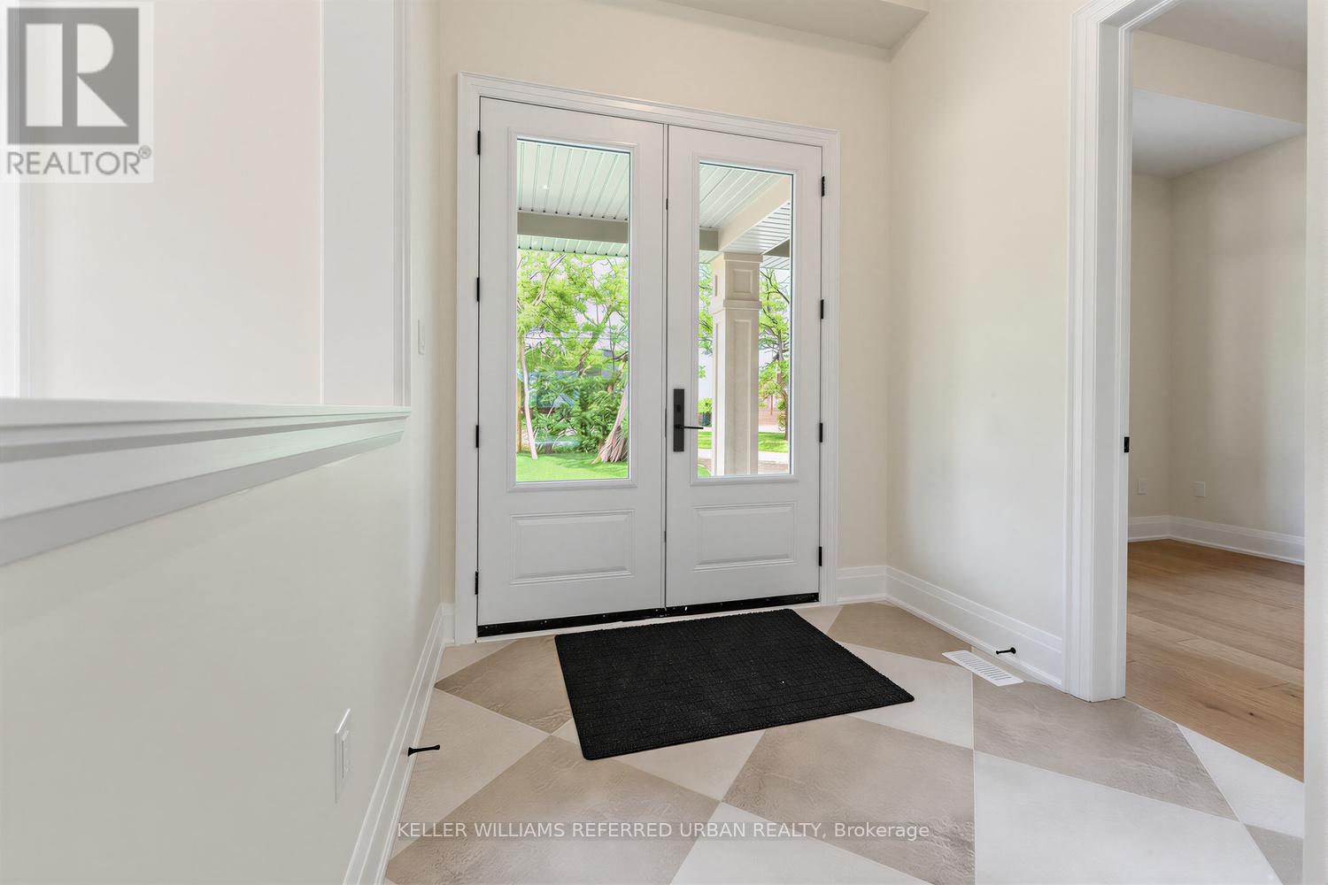 1429 Dundas Crescent, Mississauga, Ontario  L5C 1E8 - Photo 4 - W13717176