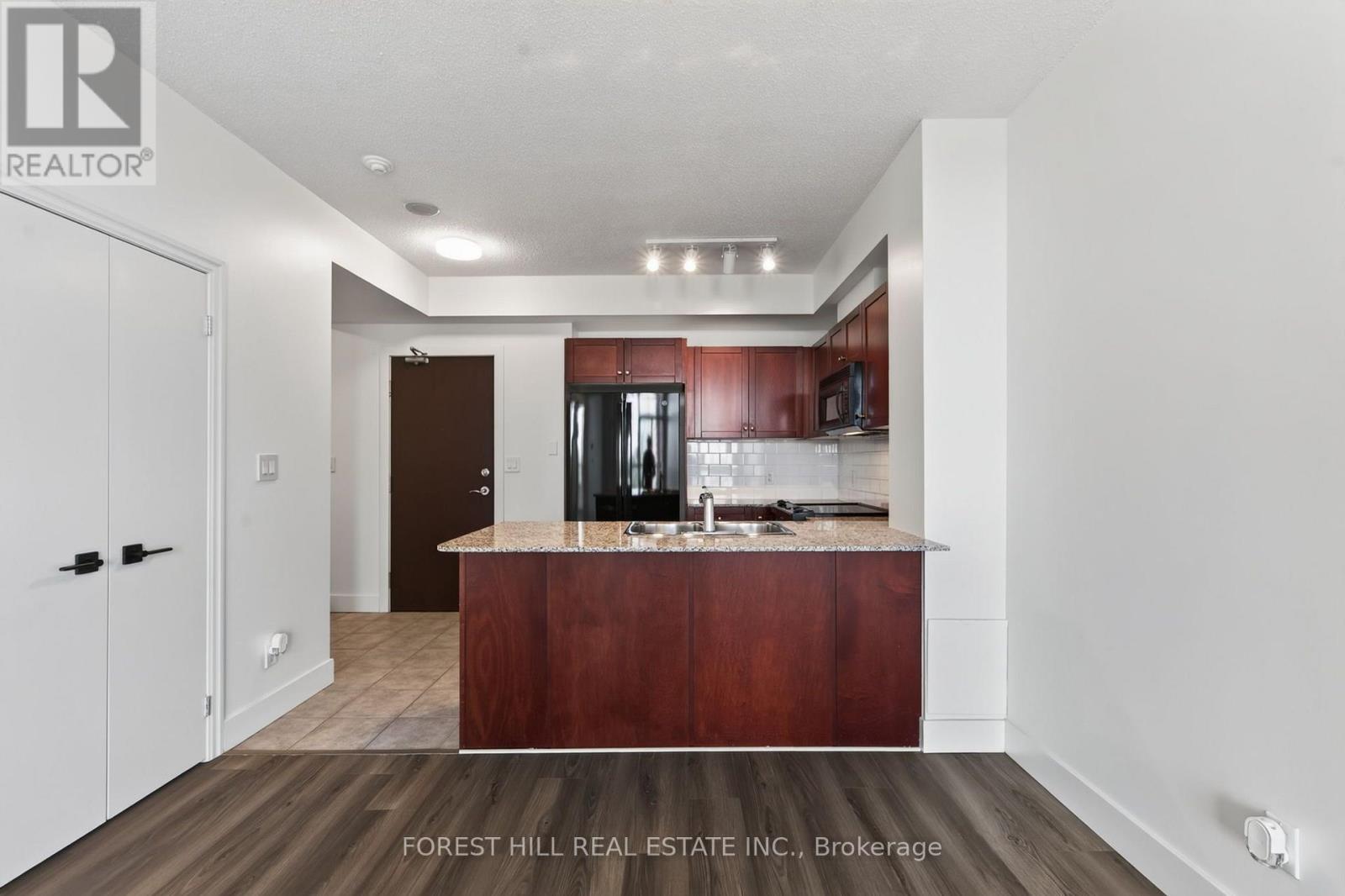 804 - 1359 Rathburn Road E, Mississauga, Ontario  L4W 5P7 - Photo 13 - W13717198