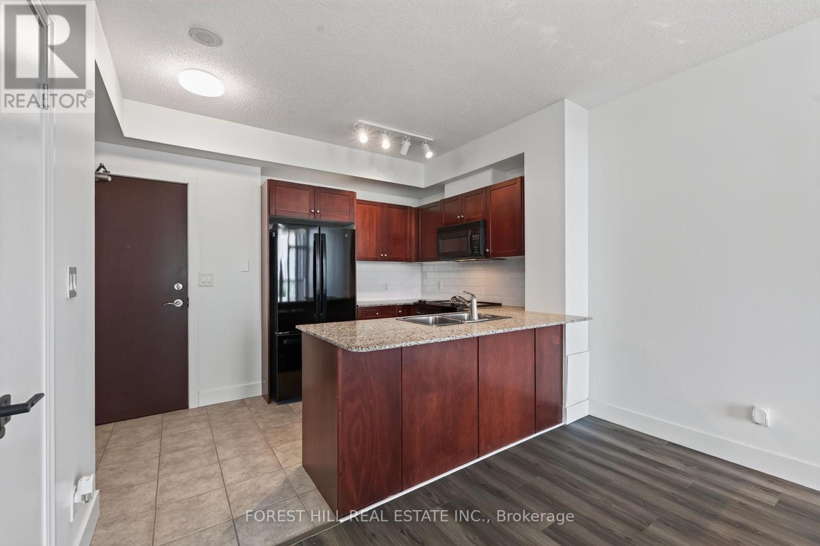 804 - 1359 Rathburn Road E, Mississauga, Ontario  L4W 5P7 - Photo 14 - W13717198