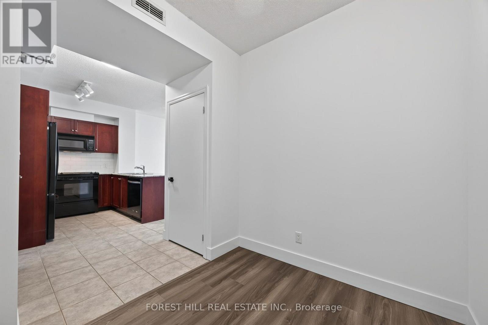 804 - 1359 Rathburn Road E, Mississauga, Ontario  L4W 5P7 - Photo 17 - W13717198